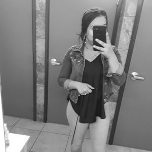 Meet your Posher, Vanessa